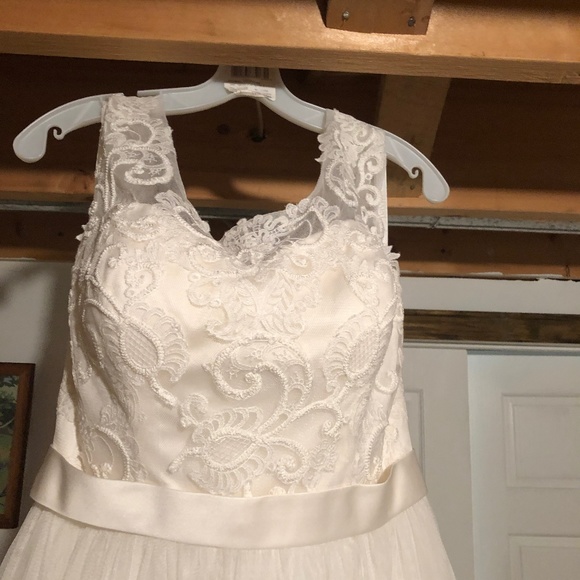 Wedding Dress - Picture 3 of 6
